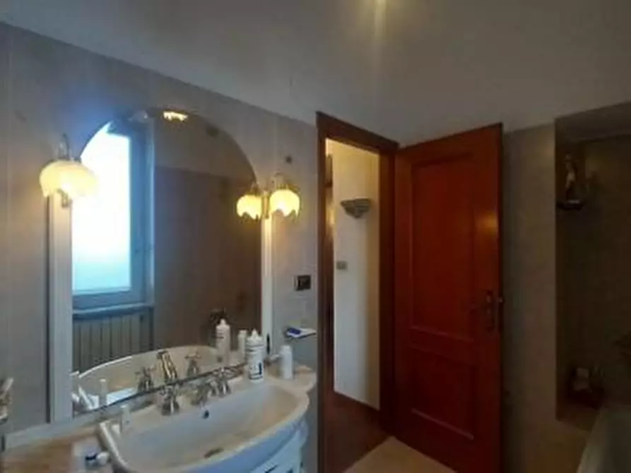 Immagine 27 di Mansarda in vendita  a Livorno