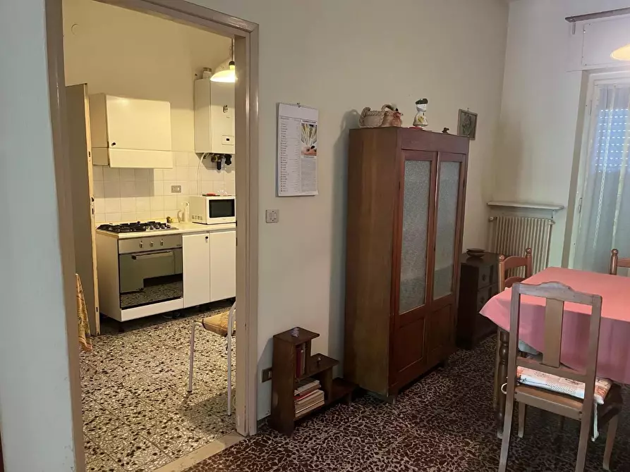 Immagine 5 di Appartamento in vendita  a Massa