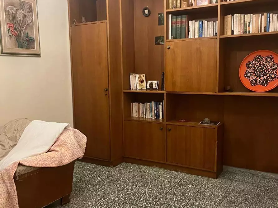 Immagine 11 di Appartamento in vendita  a Massa