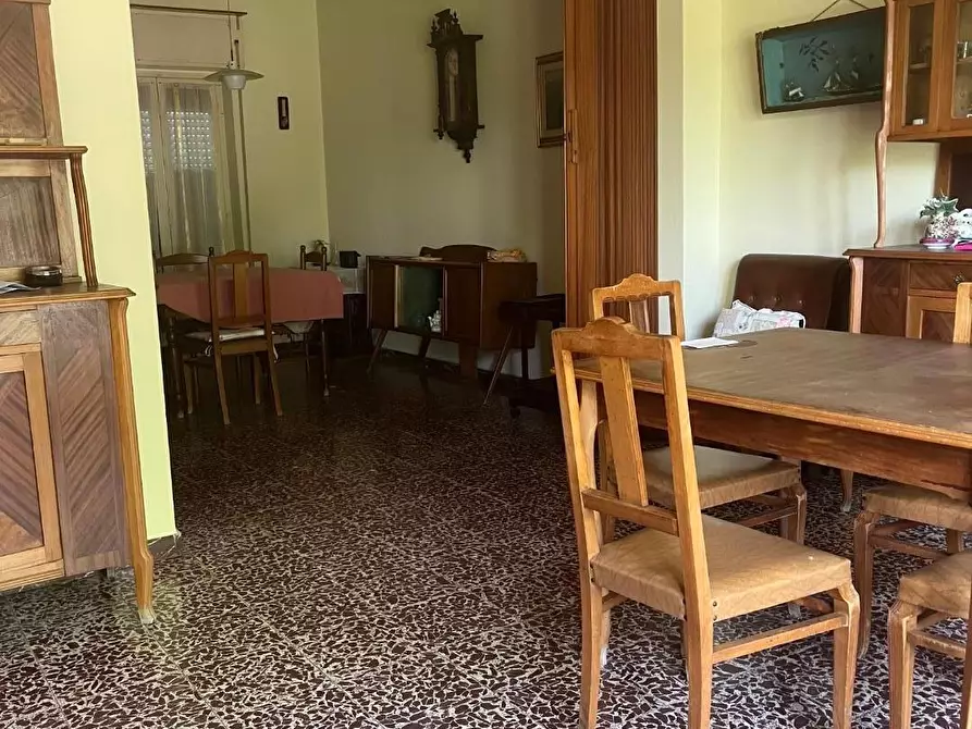 Immagine 6 di Appartamento in vendita  a Massa