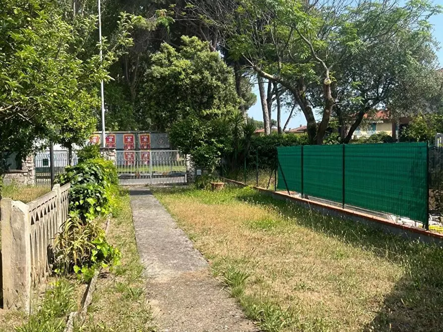 Immagine 3 di Appartamento in vendita  a Massa