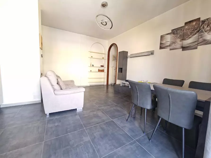 Immagine 3 di Appartamento in vendita  a Carrara