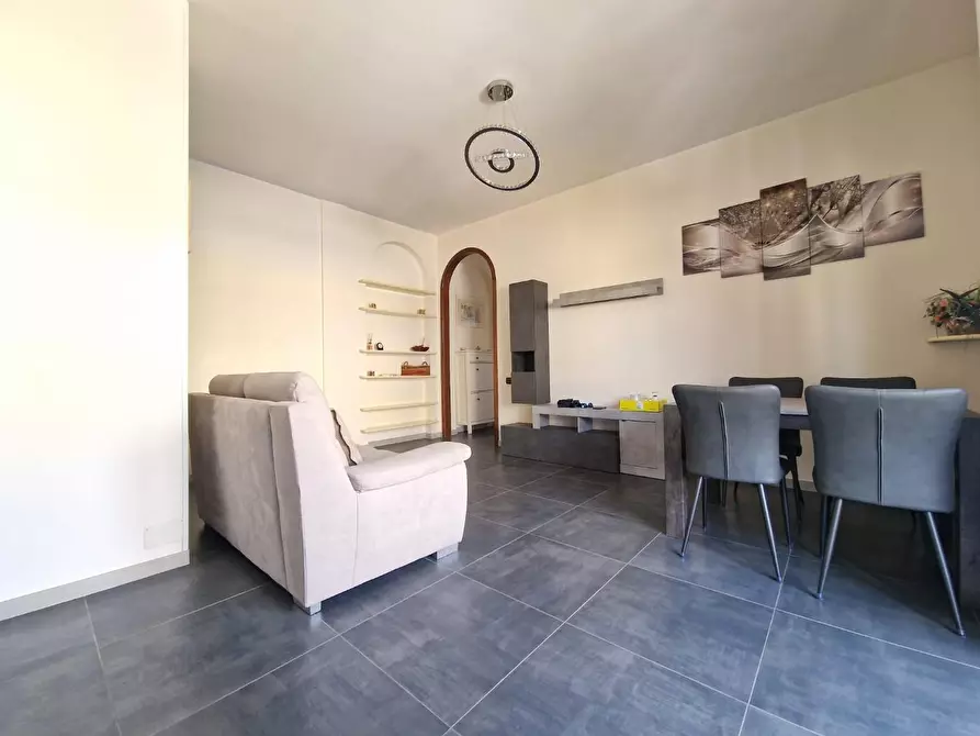 Immagine 10 di Appartamento in vendita  a Carrara