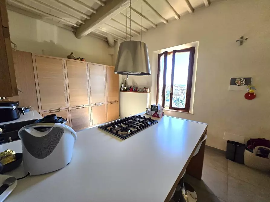 Immagine 3 di Appartamento in vendita  a Siena