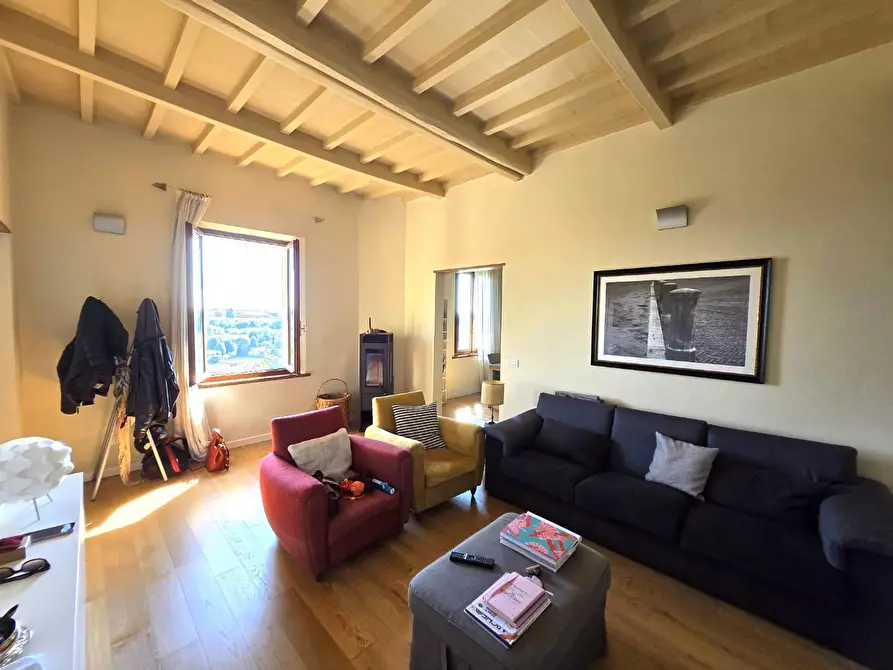 Immagine 5 di Appartamento in vendita  a Siena