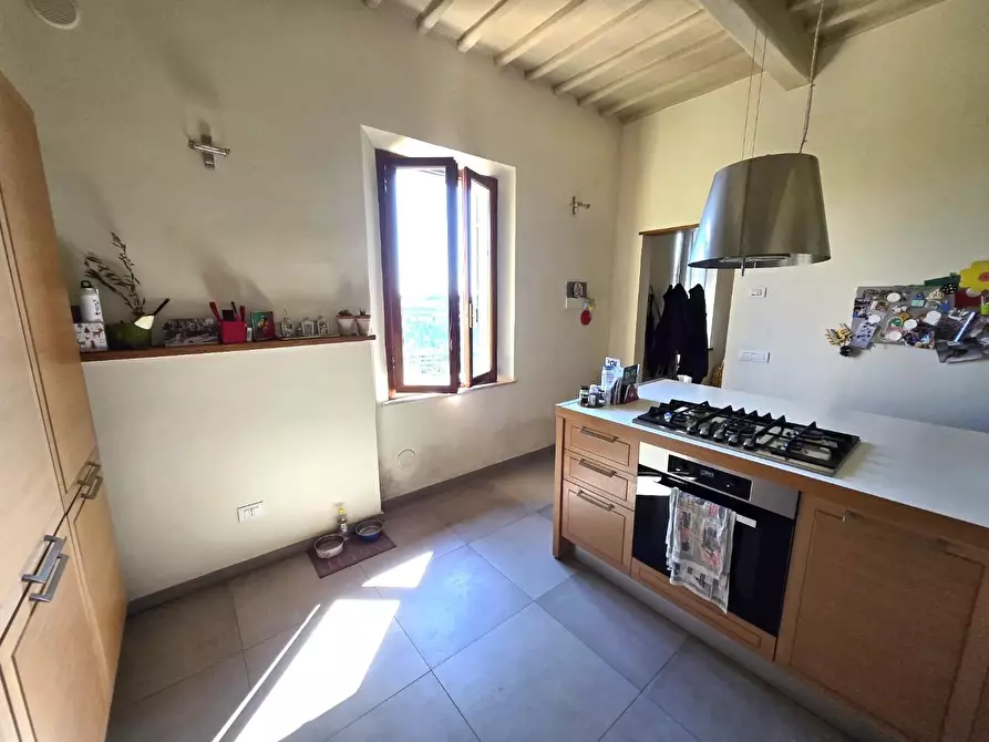 Immagine 1 di Appartamento in vendita  a Siena