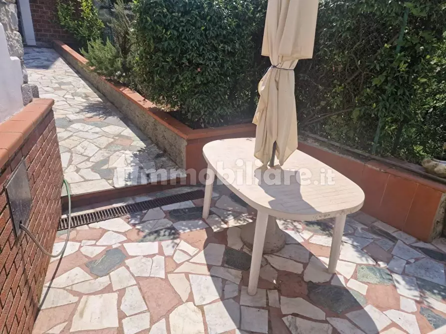 Immagine 4 di Casa semindipendente in vendita  a Carrara