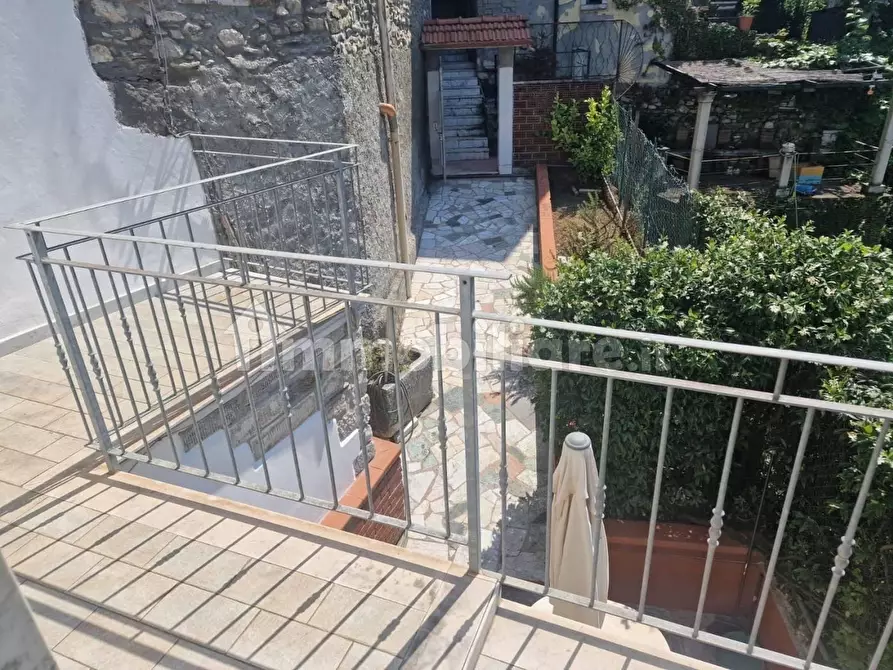 Immagine 3 di Casa semindipendente in vendita  a Carrara