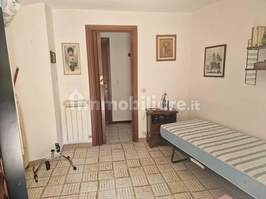 Immagine 9 di Casa semindipendente in vendita  a Carrara