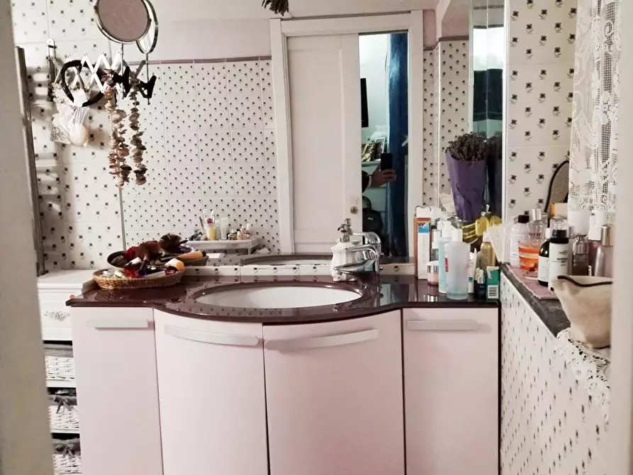 Immagine 38 di Casa indipendente in vendita  a Lerici