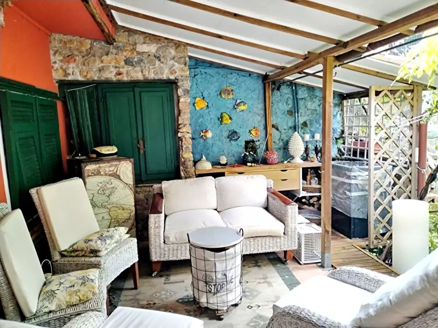Immagine 12 di Casa indipendente in vendita  a Lerici