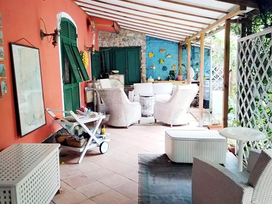 Immagine 15 di Casa indipendente in vendita  a Lerici