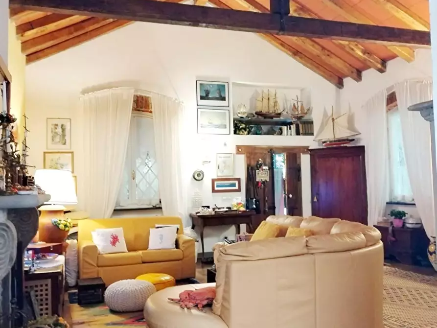 Immagine 14 di Casa indipendente in vendita  a Lerici