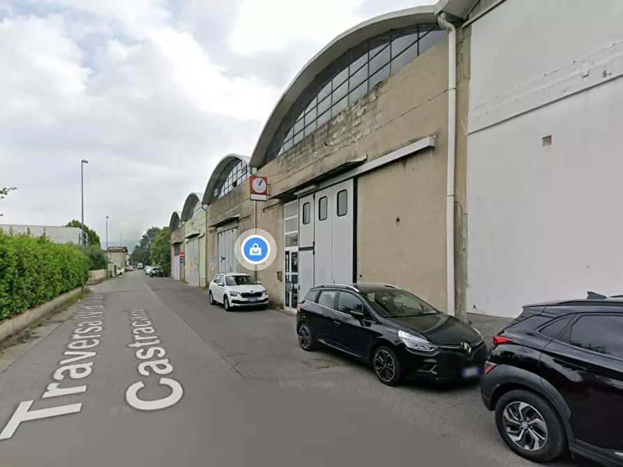 Immagine 1 di Attività artigianale in vendita  a Lucca