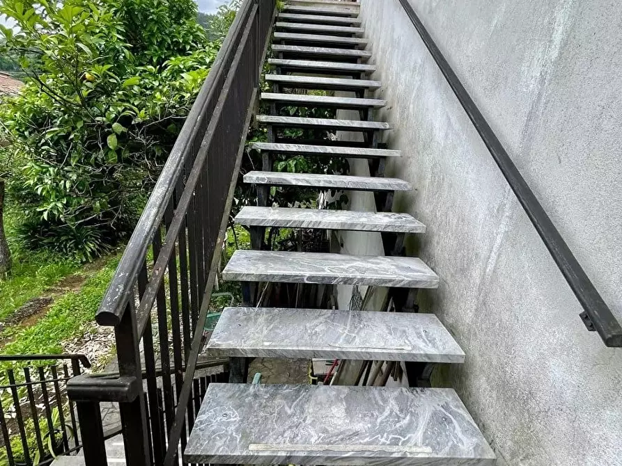 Immagine 4 di Casa bifamiliare in vendita  a Massa