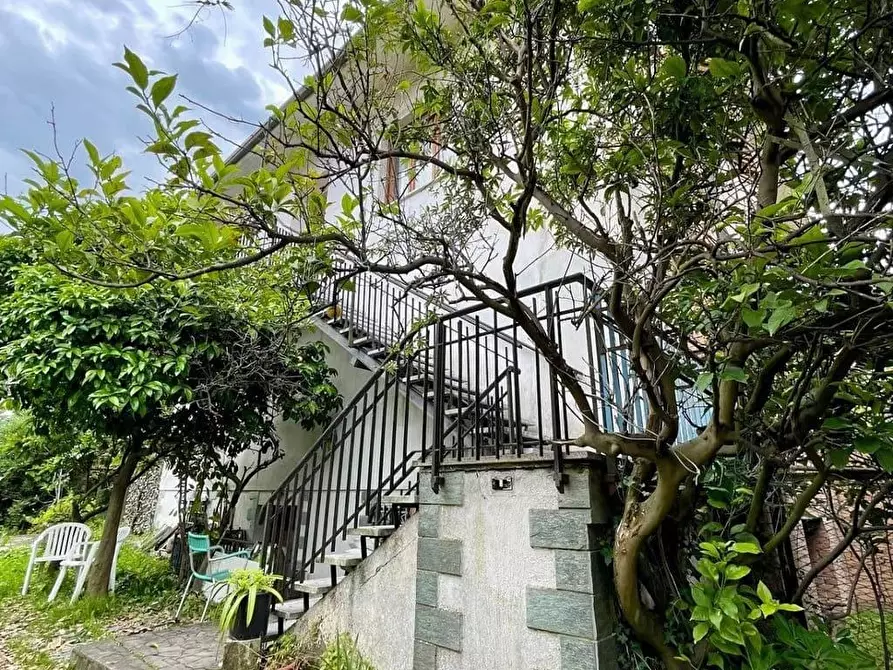 casa indipendente in vendita a Massa