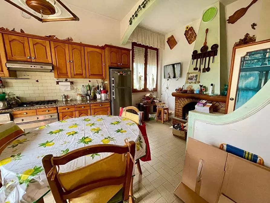Immagine 8 di Casa bifamiliare in vendita  a Massa