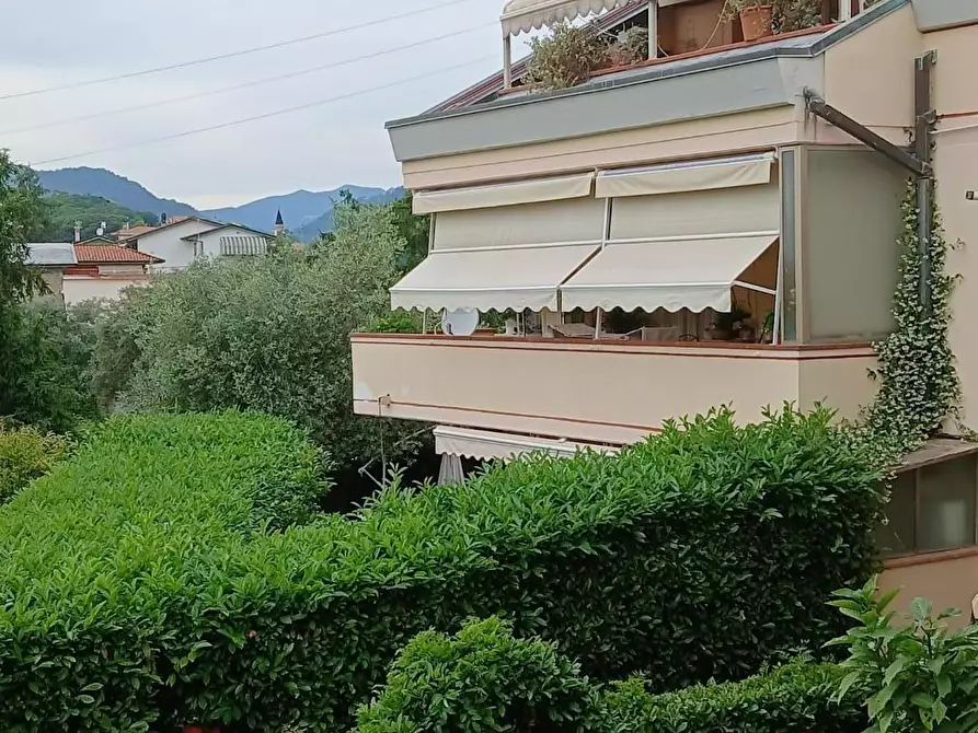 Immagine 4 di Appartamento in vendita  a Massa