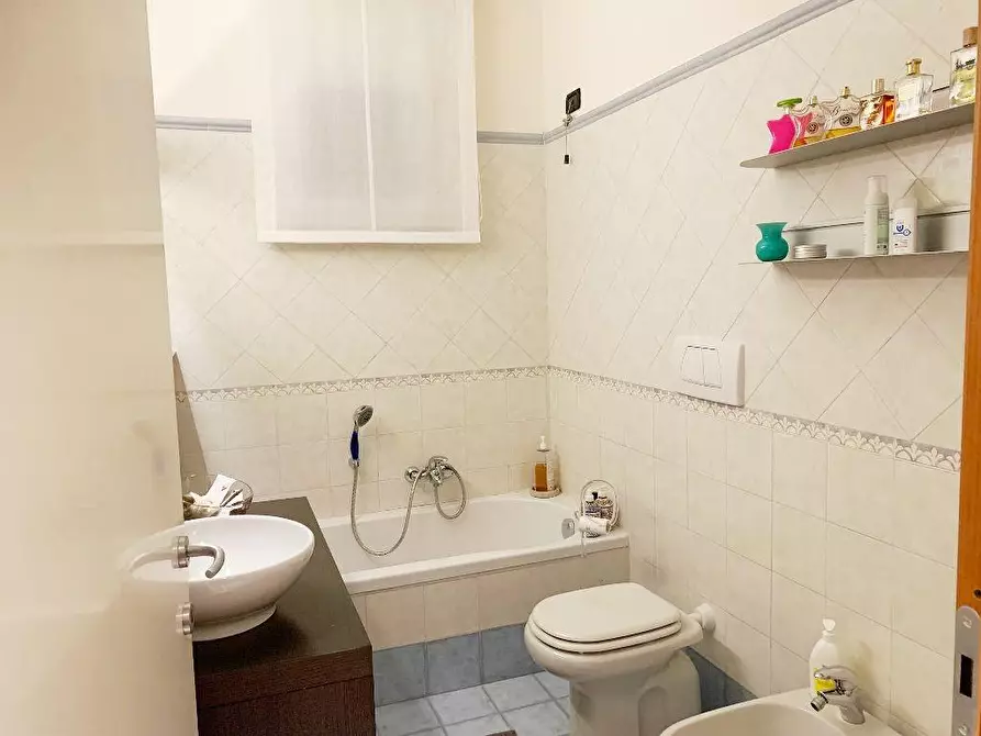 Immagine 24 di Appartamento in vendita  a La Spezia