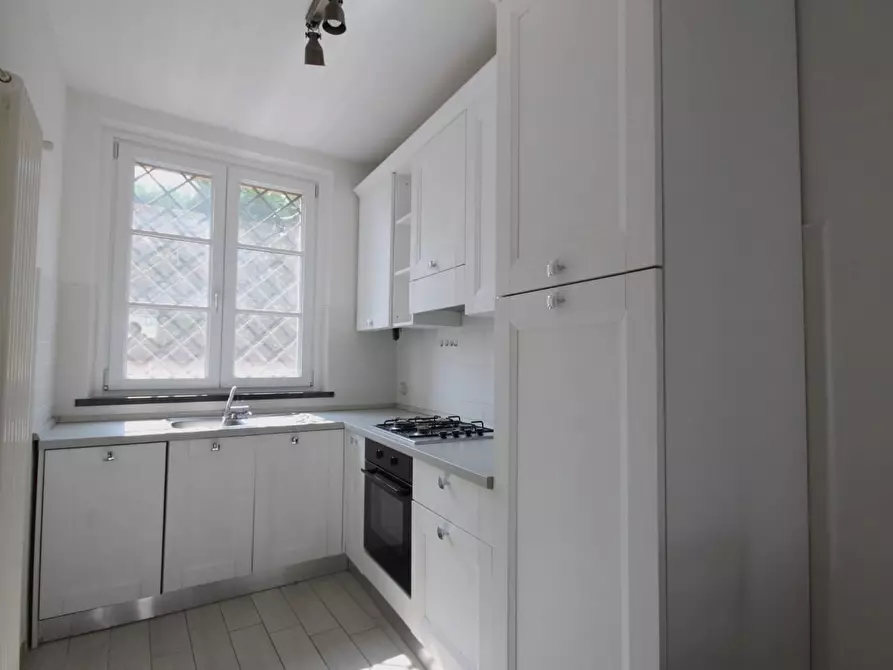 Immagine 5 di Appartamento in vendita  a Lucca