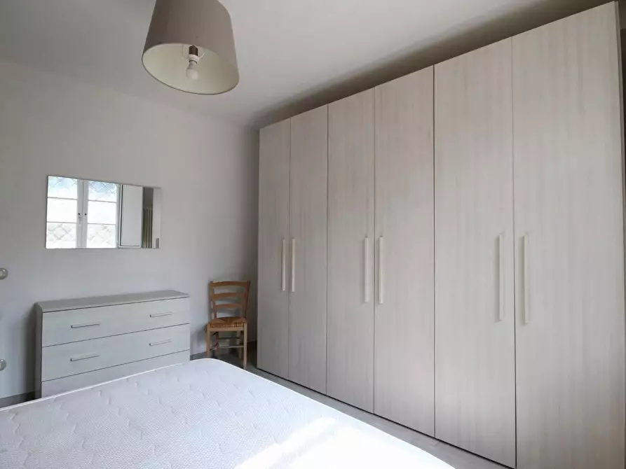 Immagine 10 di Appartamento in vendita  a Lucca