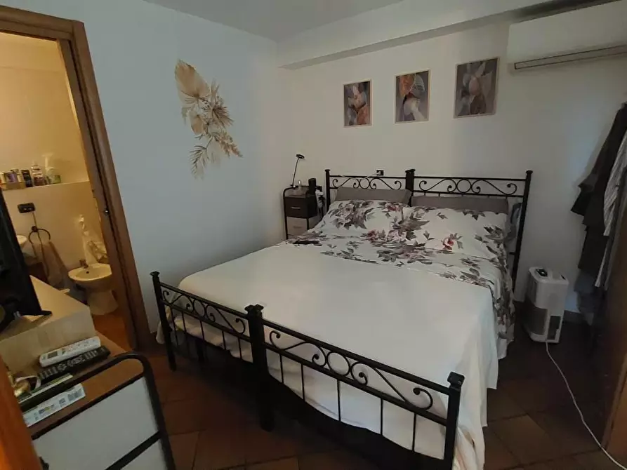 Immagine 21 di Villetta a schiera in vendita  a Pontedera