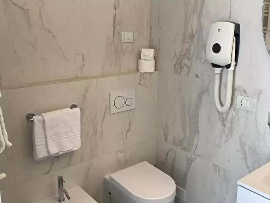 Immagine 10 di Appartamento in vendita  a Pisa