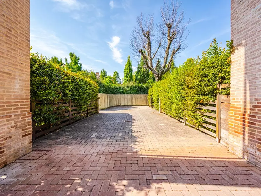 Immagine 3 di Appartamento in vendita  a Parma