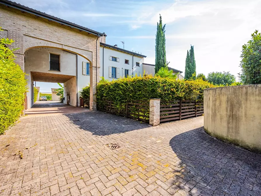 Immagine 5 di Appartamento in vendita  a Parma