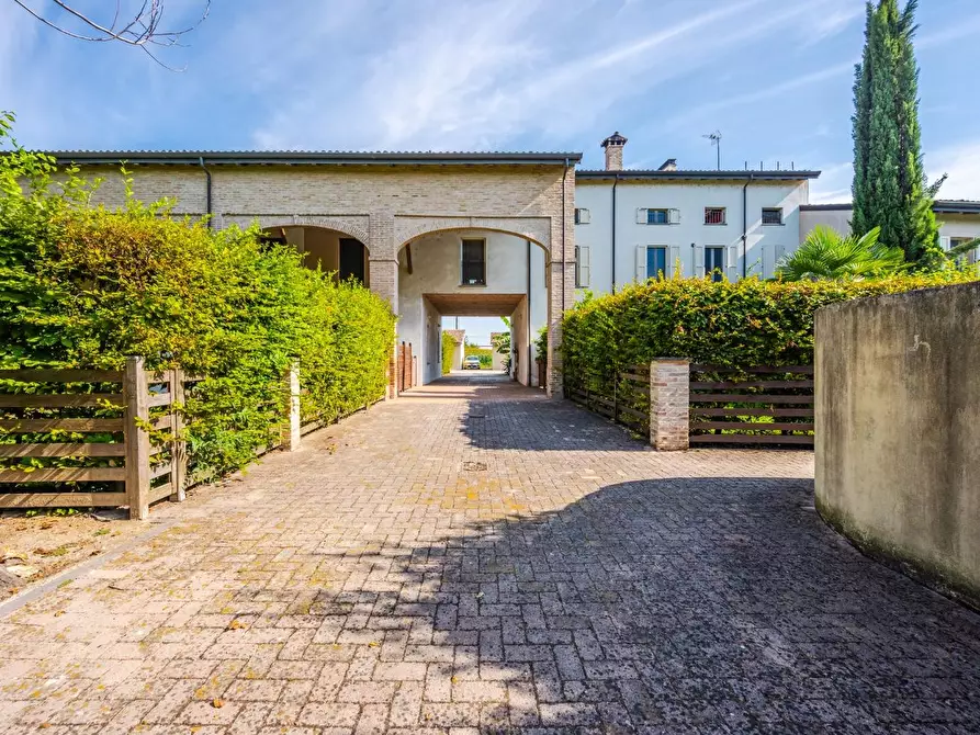 Immagine 4 di Appartamento in vendita  a Parma