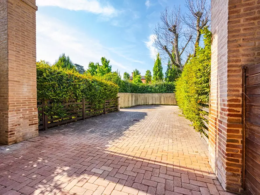 Immagine 2 di Appartamento in vendita  a Parma