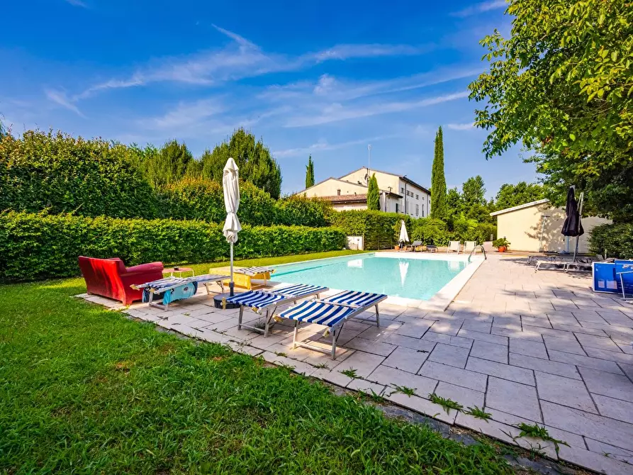 Immagine 1 di Appartamento in vendita  a Parma