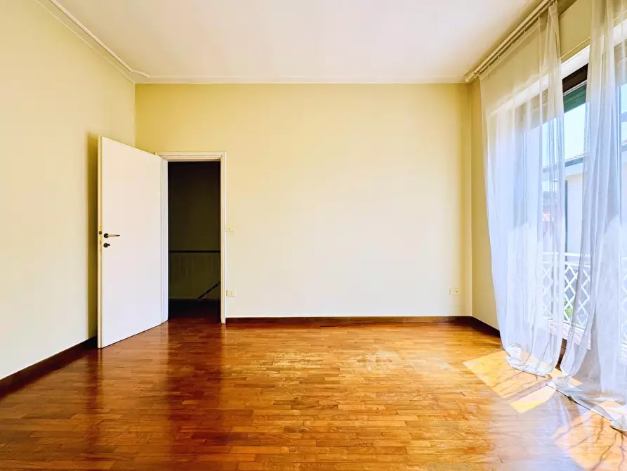 Immagine 36 di Casa bifamiliare in vendita  a Viareggio