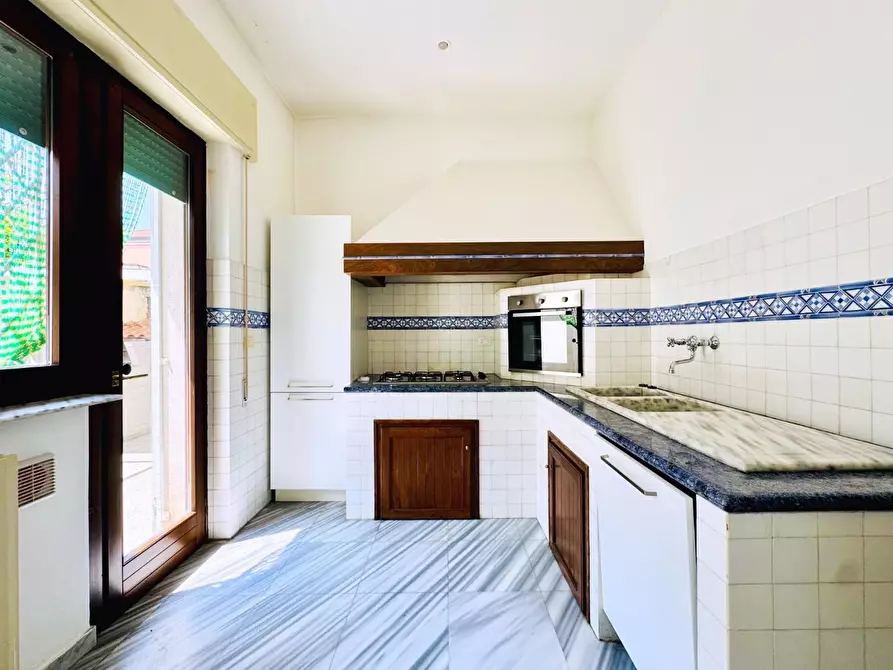 Immagine 8 di Casa bifamiliare in vendita  a Viareggio