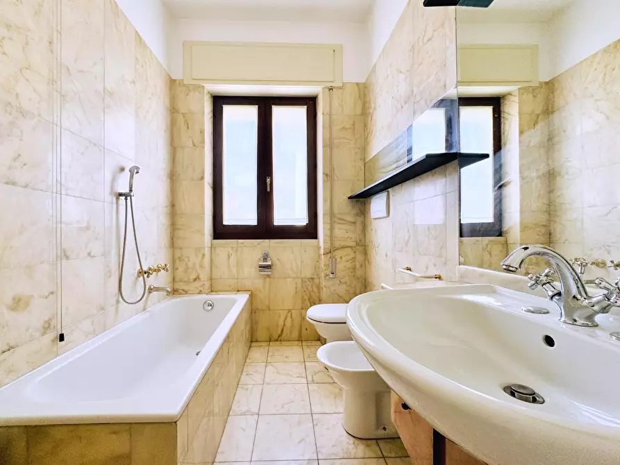 Immagine 30 di Casa bifamiliare in vendita  a Viareggio