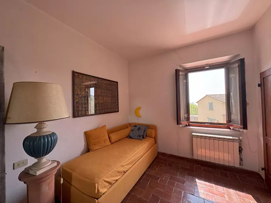Immagine 20 di Casa colonica in vendita  a Vinci