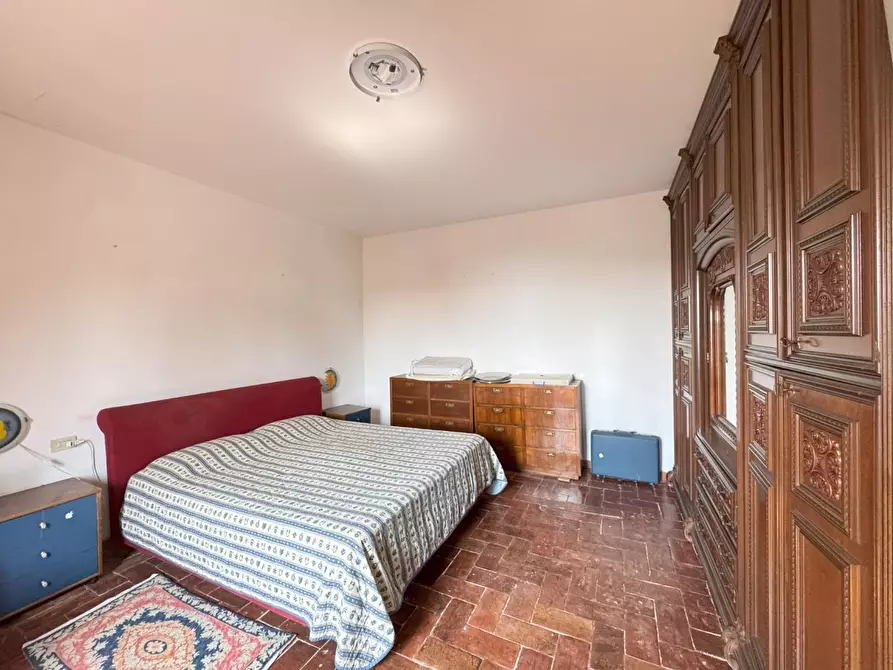 Immagine 18 di Casa colonica in vendita  a Vinci