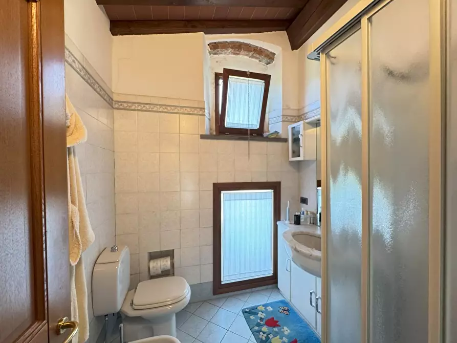 Immagine 41 di Casa colonica in vendita  a Vinci