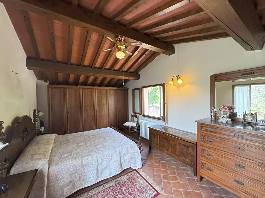 Immagine 38 di Casa colonica in vendita  a Vinci