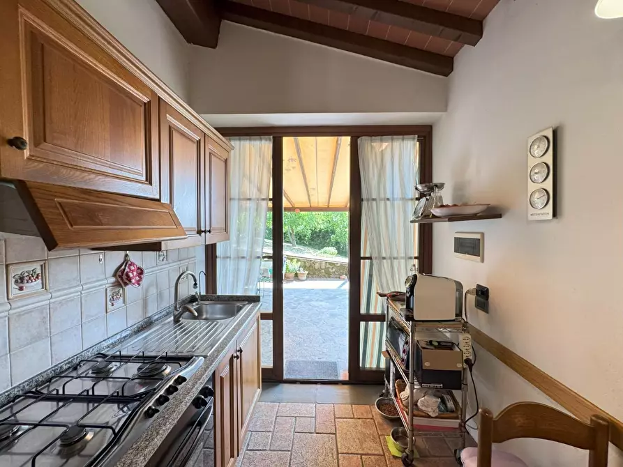 Immagine 32 di Casa colonica in vendita  a Vinci