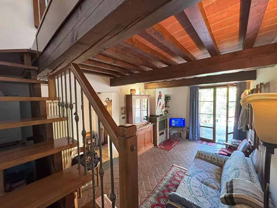 Immagine 36 di Casa colonica in vendita  a Vinci