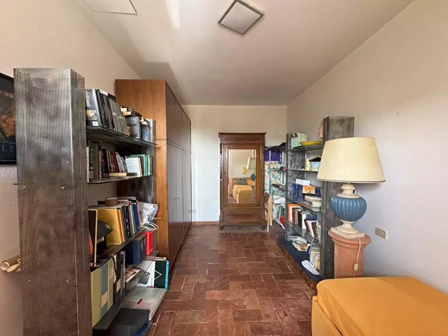 Immagine 21 di Casa colonica in vendita  a Vinci