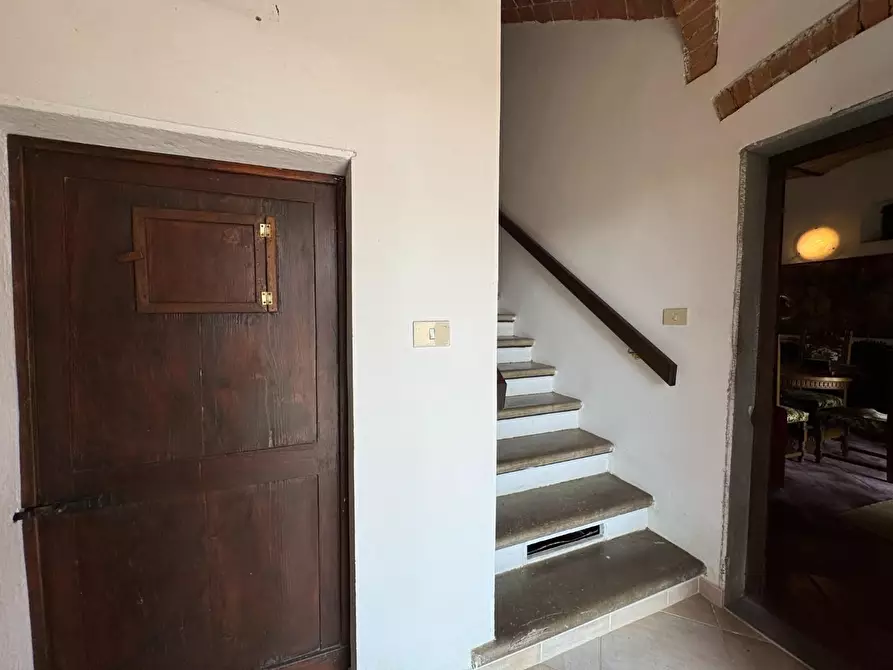 Immagine 9 di Casa colonica in vendita  a Vinci