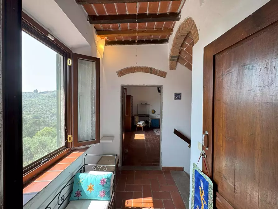 Immagine 14 di Casa colonica in vendita  a Vinci