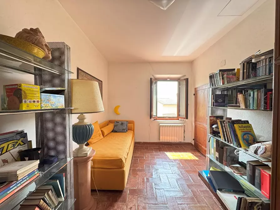Immagine 22 di Casa colonica in vendita  a Vinci