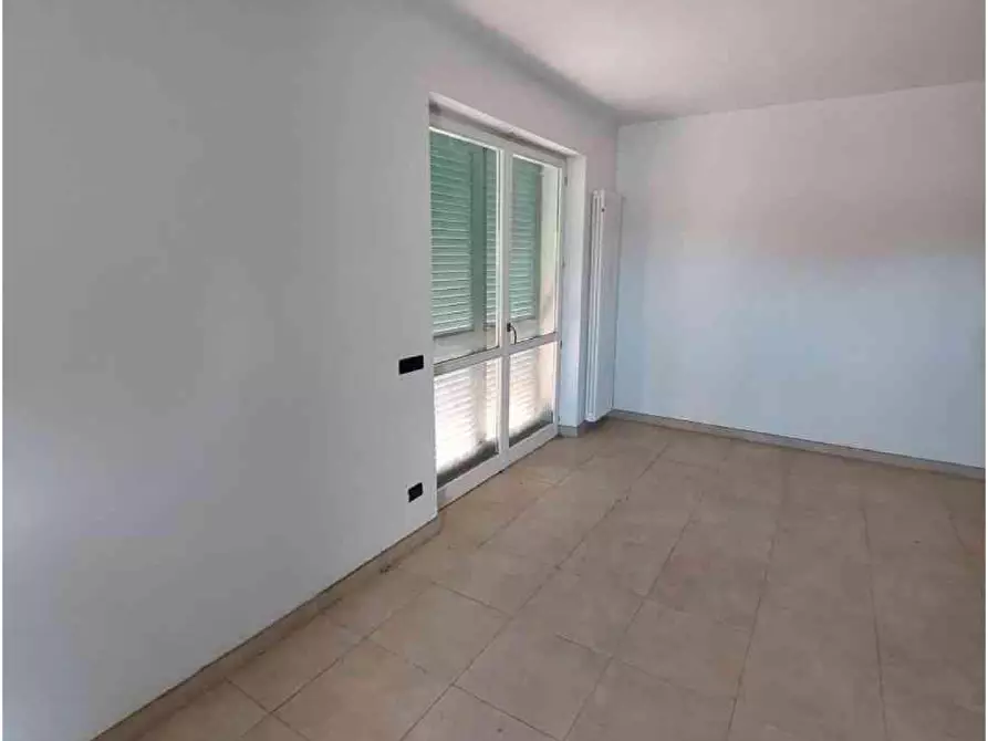 Immagine 2 di Casa semindipendente in vendita  a Carrara