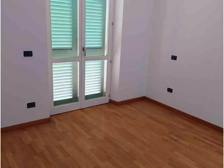 Immagine 1 di Casa semindipendente in vendita  a Carrara
