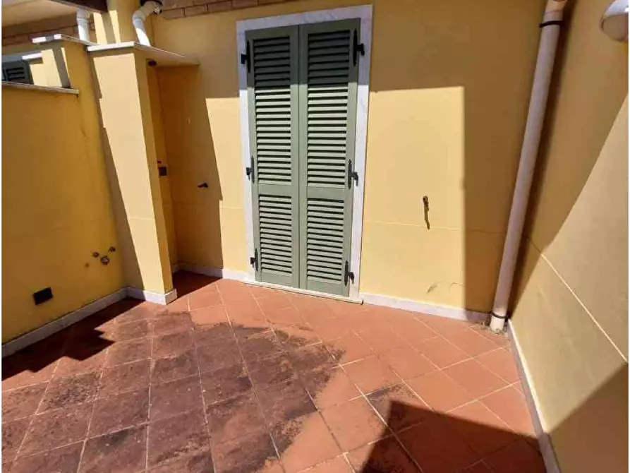 Immagine 11 di Casa semindipendente in vendita  a Carrara