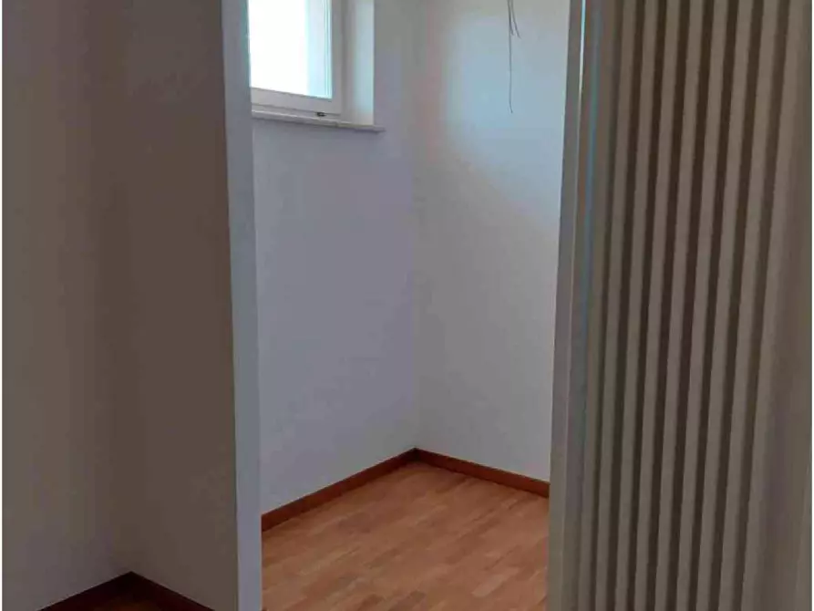 Immagine 8 di Casa semindipendente in vendita  a Carrara