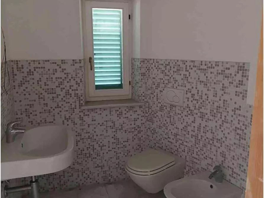 Immagine 4 di Casa semindipendente in vendita  a Carrara